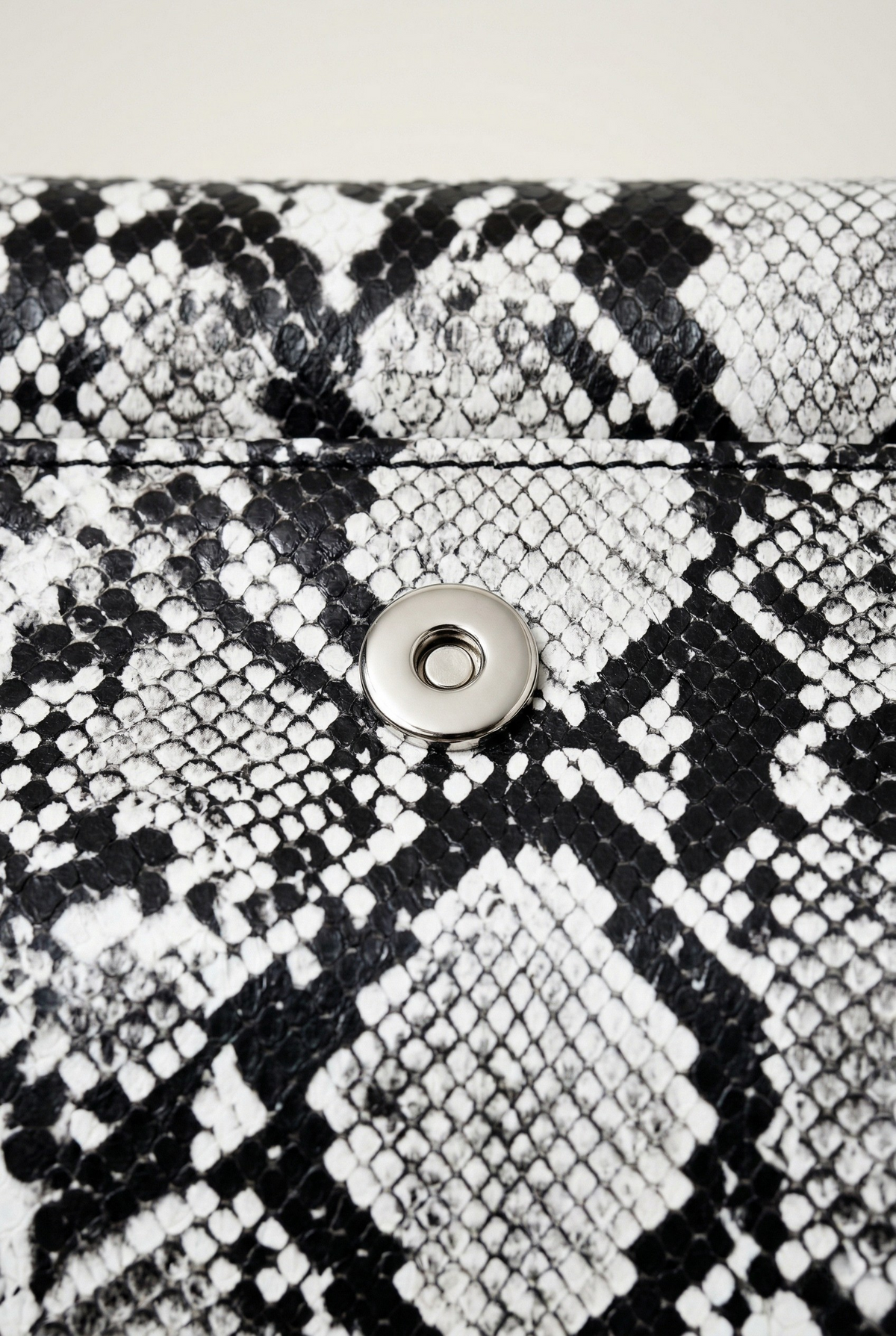 Pochette enveloppe motif serpent
