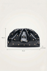 Pochette cloutée